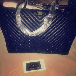 Victoria secret tote+ $20